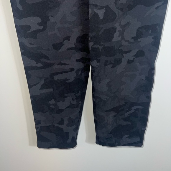 Lululemon Keep Moving camo Pant size 4 - Picture 4 of 13